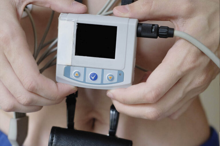 Rivoluzione in Farmacia: L’Holter Pressorio e il Futuro della Telemedicina per la Salute Cardiovascolare L'Holter Pressorio e il Futuro della Telemedicina