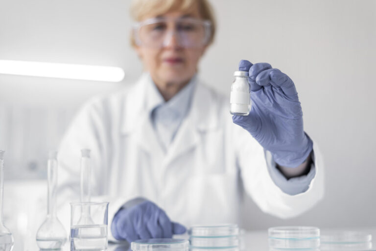 Da principi attivi a soluzioni su misura- il ruolo del Laboratorio Galenico nella farmacologia moderna Laboratorio Galenico nella farmacologia moderna